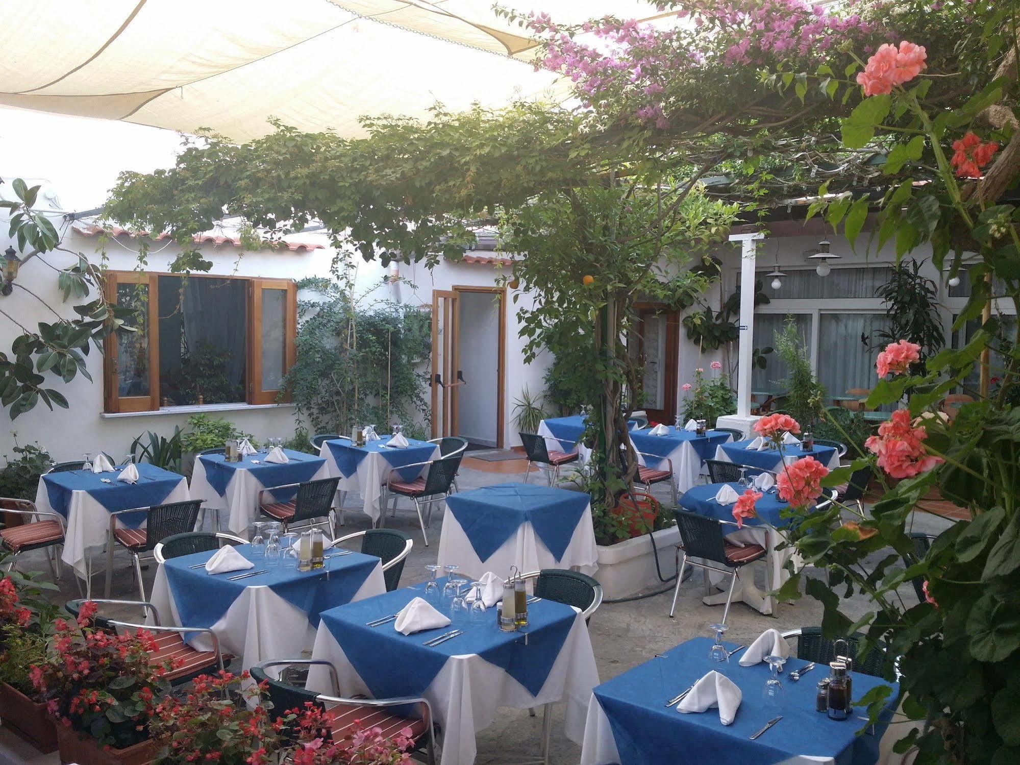 Hotel Villa Sirena Sant'Angelo  Eksteriør billede